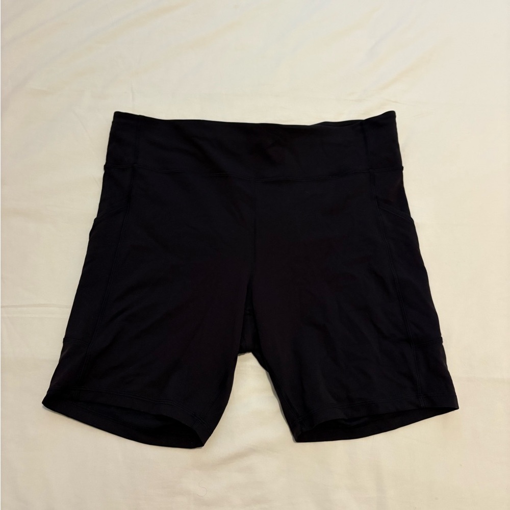 Lululemon Invigorate High Rise Short with Pockets Size 16
